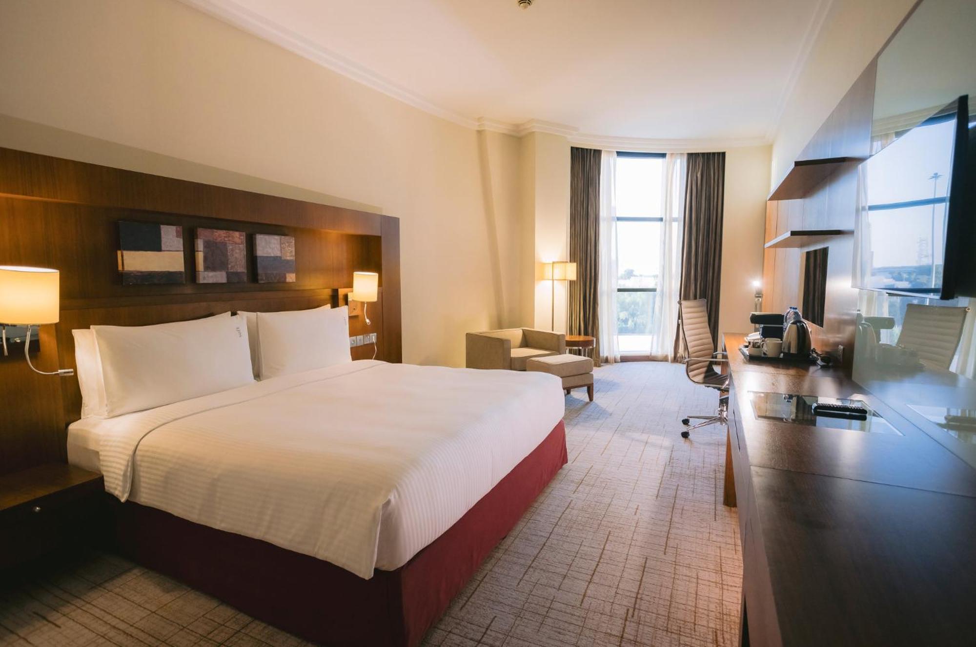 Holiday Inn Abu Dhabi By Ihg Exterior photo