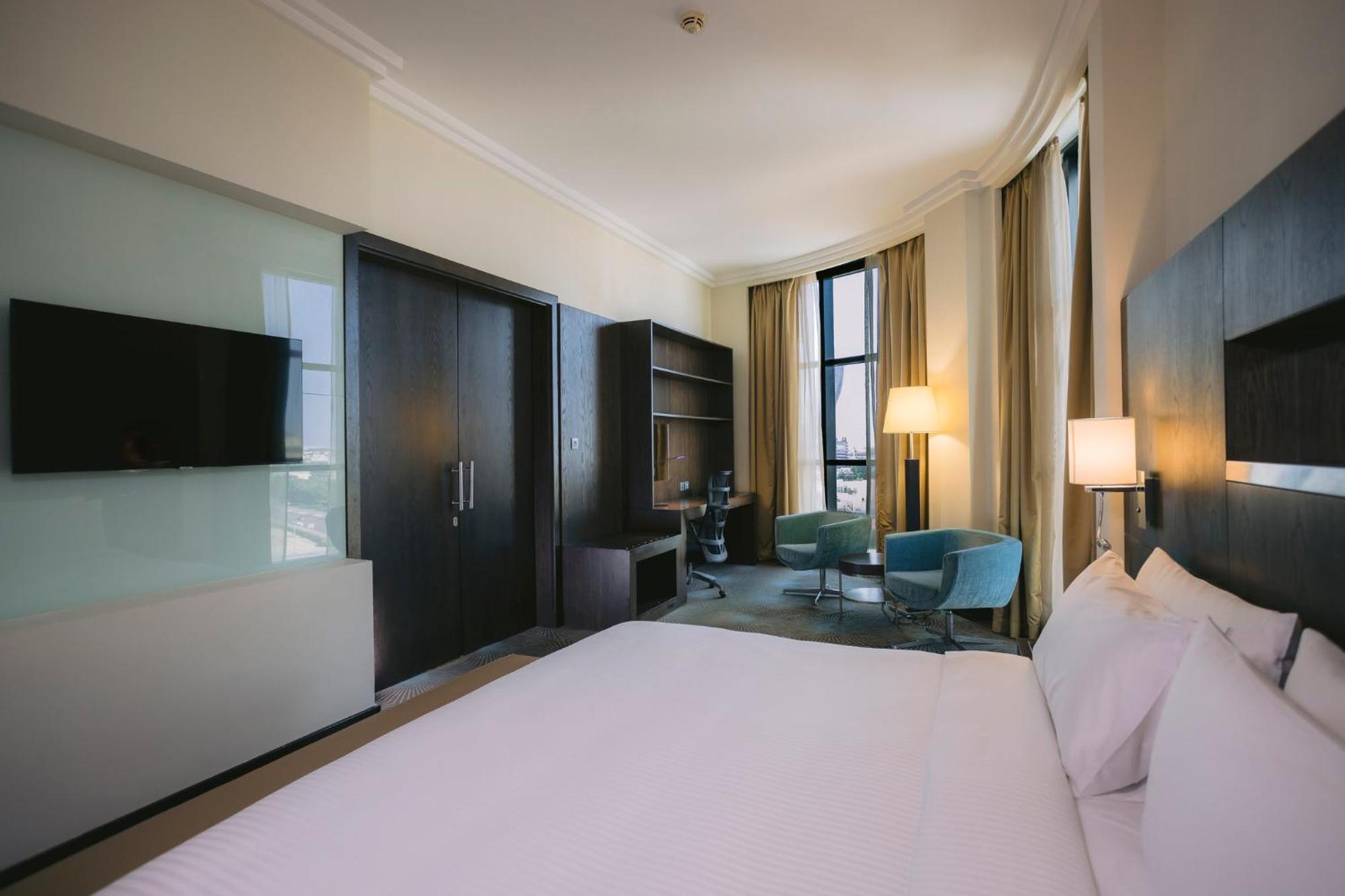 Holiday Inn Abu Dhabi By Ihg Exterior photo