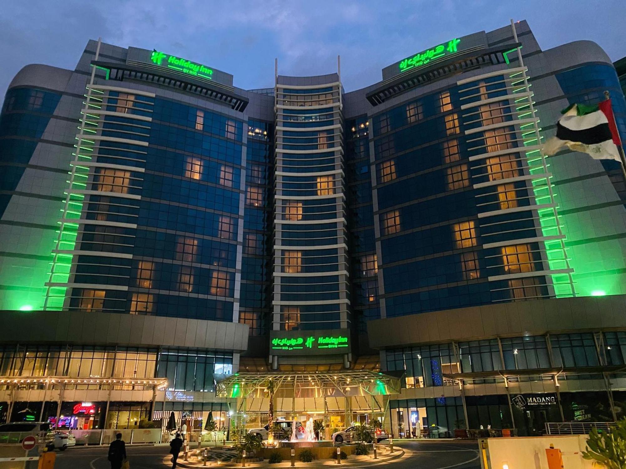 Holiday Inn Abu Dhabi By Ihg Exterior photo