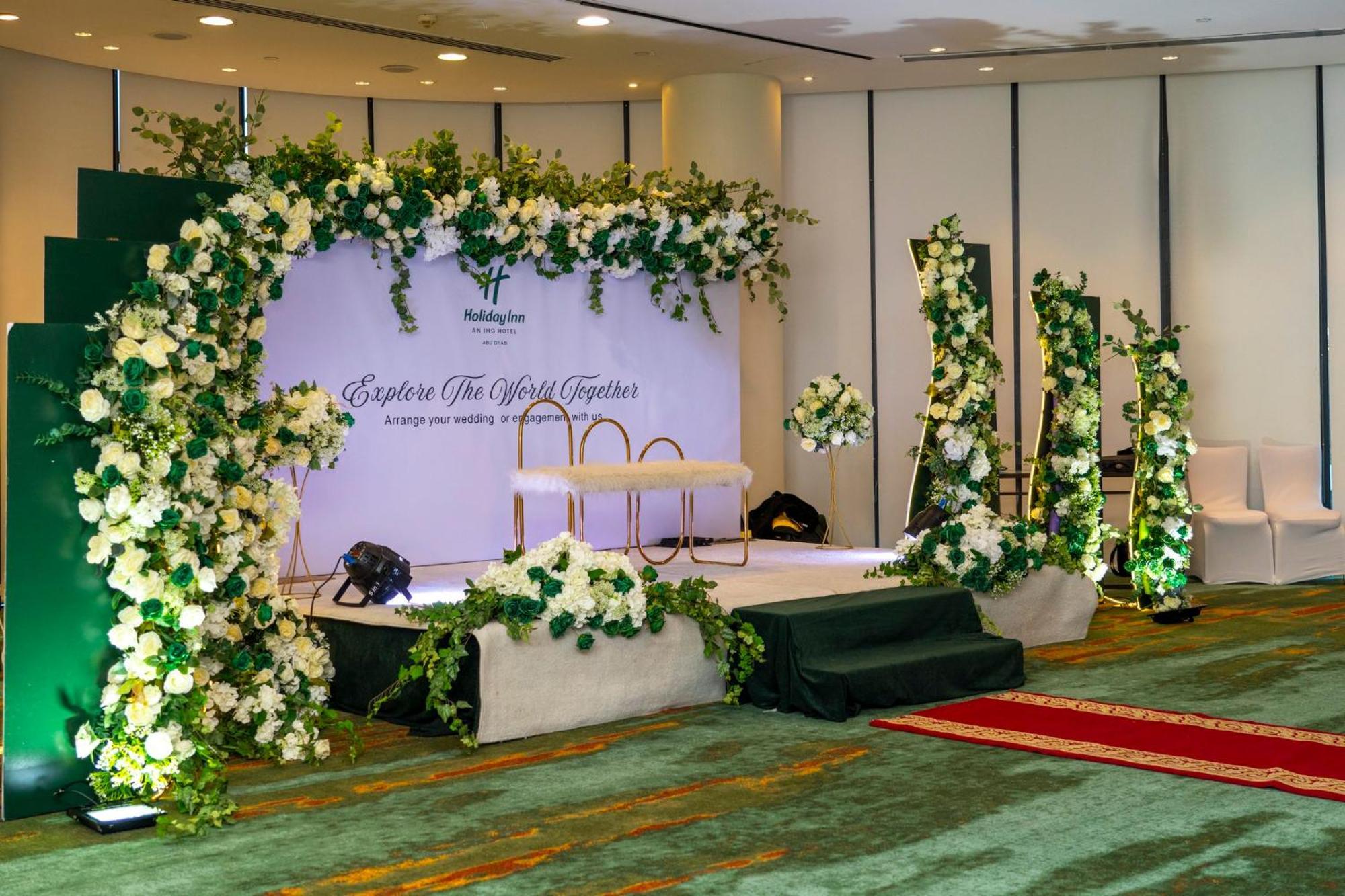 Holiday Inn Abu Dhabi By Ihg Exterior photo