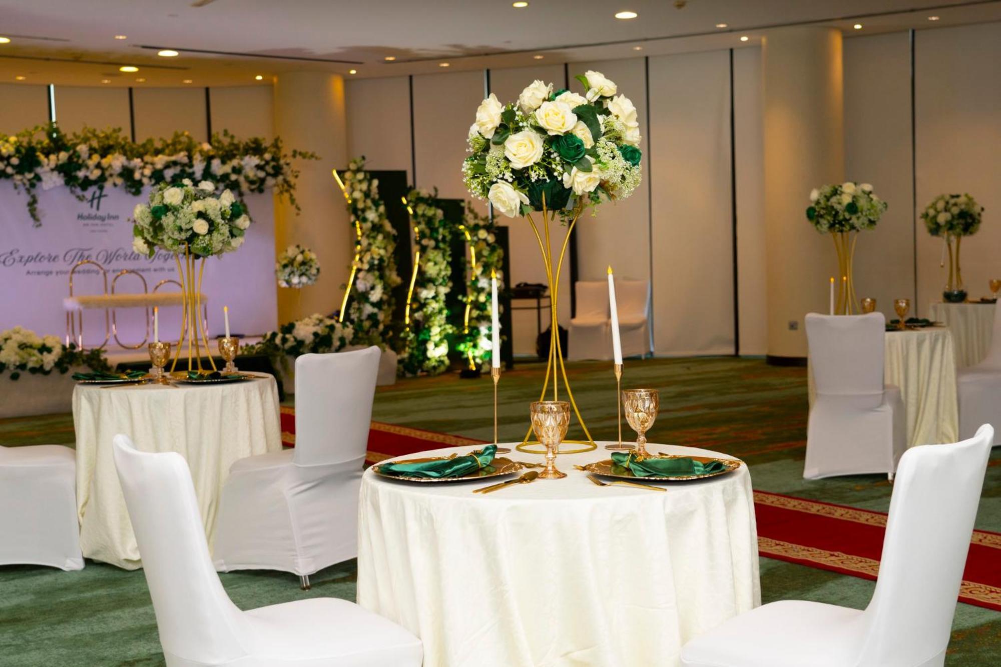 Holiday Inn Abu Dhabi By Ihg Exterior photo
