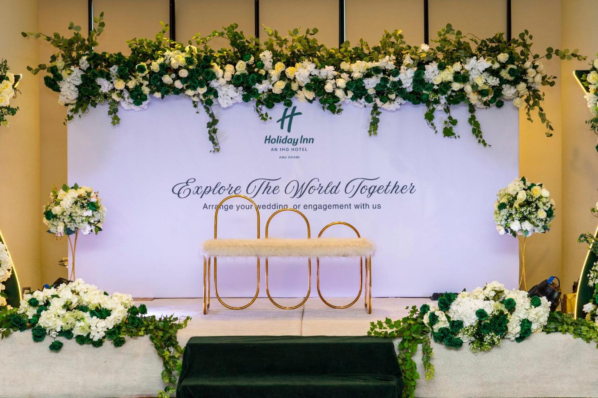 Holiday Inn Abu Dhabi By Ihg Exterior photo