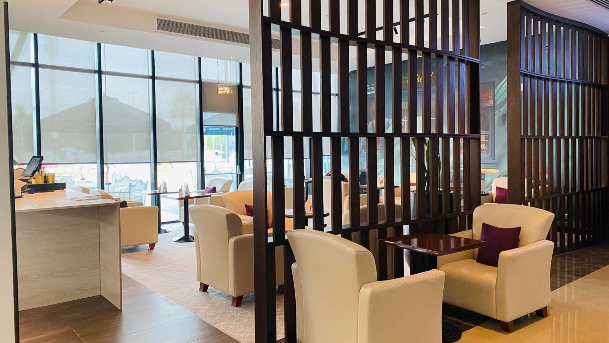 Holiday Inn Abu Dhabi By Ihg Exterior photo