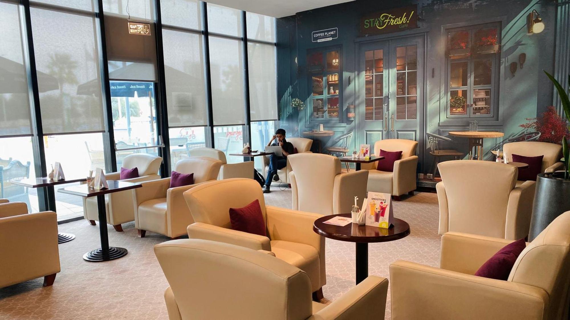 Holiday Inn Abu Dhabi By Ihg Exterior photo